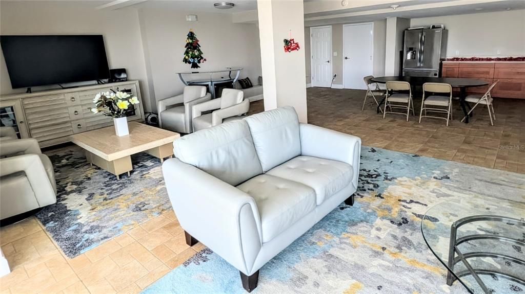 For Rent: $3,500 (2 beds, 2 baths, 1200 Square Feet)