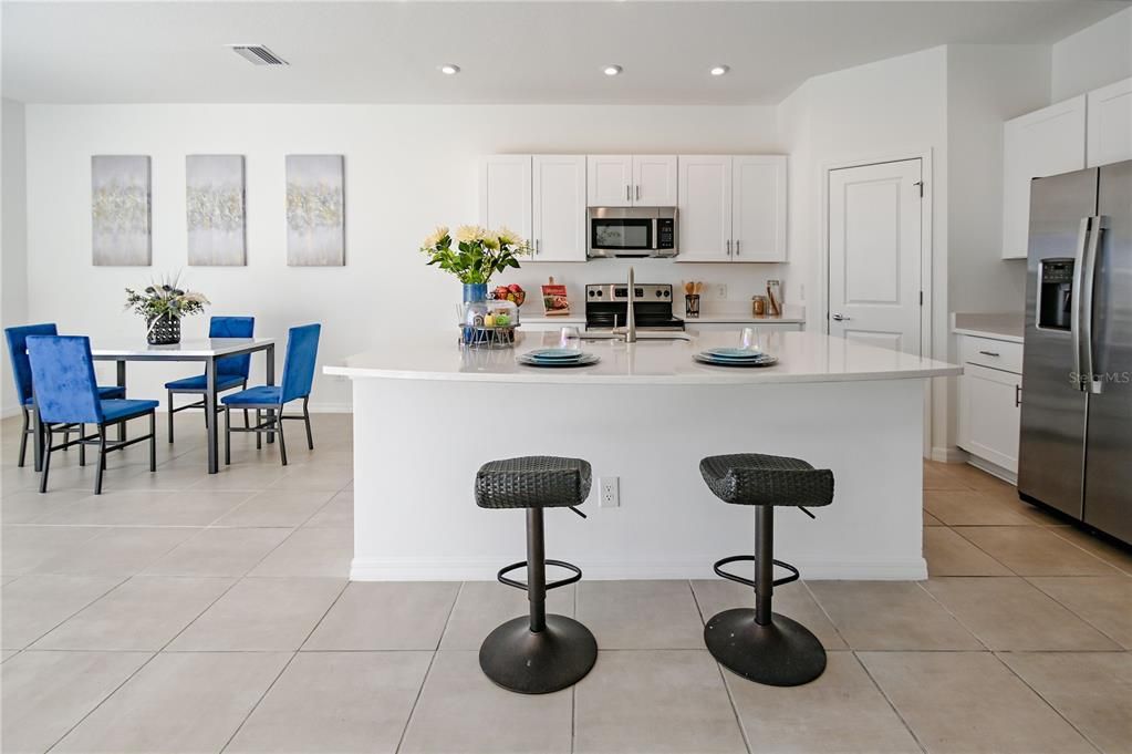 For Sale: $299,900 (3 beds, 2 baths, 1555 Square Feet)