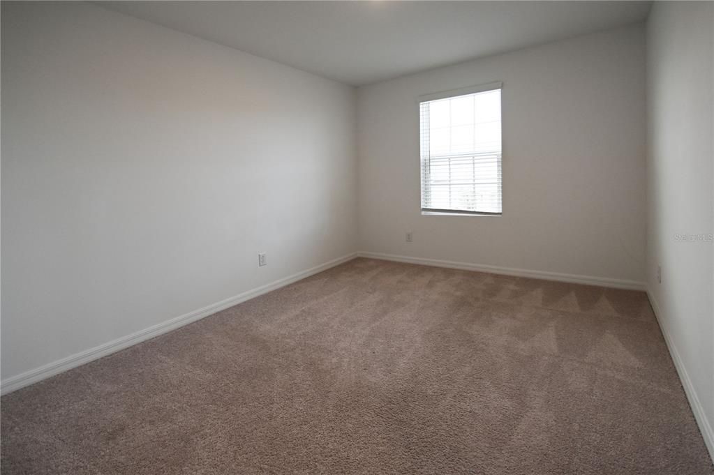 For Sale: $299,900 (3 beds, 2 baths, 1555 Square Feet)