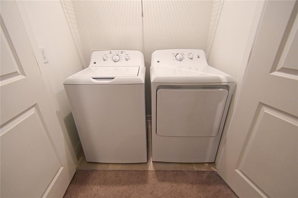 For Sale: $299,900 (3 beds, 2 baths, 1555 Square Feet)