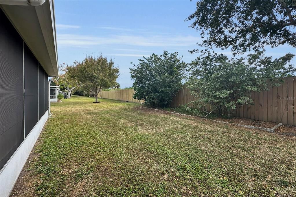 For Sale: $224,900 (2 beds, 2 baths, 999 Square Feet)