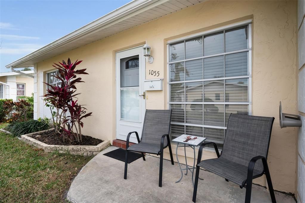 For Sale: $224,900 (2 beds, 2 baths, 999 Square Feet)