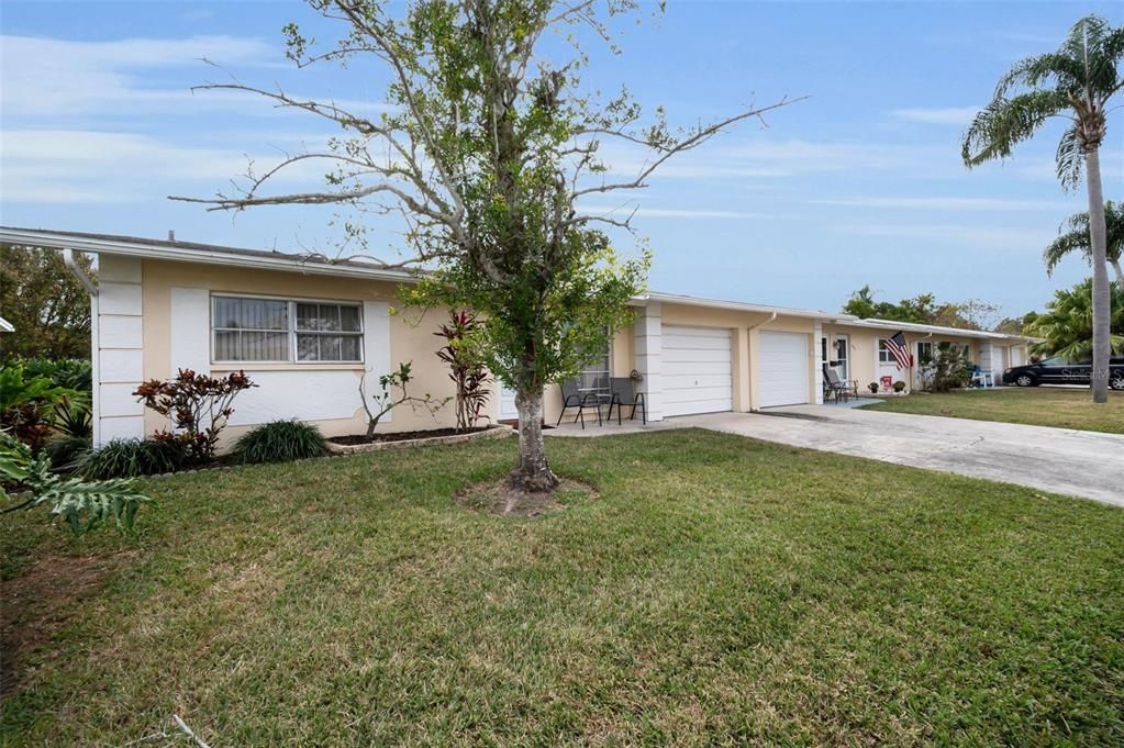 For Sale: $224,900 (2 beds, 2 baths, 999 Square Feet)