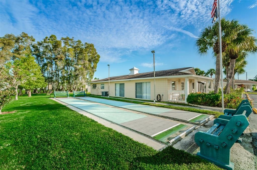 For Sale: $224,900 (2 beds, 2 baths, 999 Square Feet)