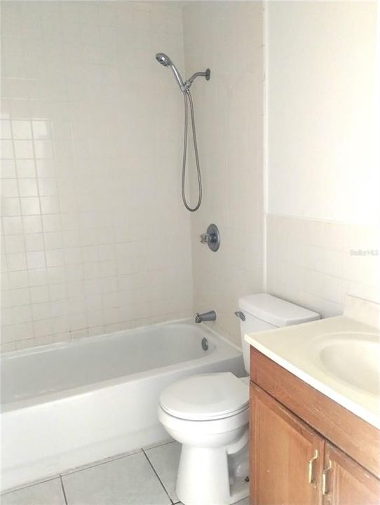 For Rent: $1,300 (2 beds, 2 baths, 860 Square Feet)