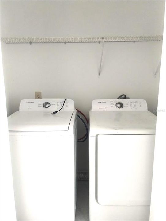 For Rent: $1,300 (2 beds, 2 baths, 860 Square Feet)