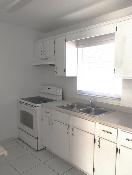 For Rent: $1,300 (2 beds, 2 baths, 860 Square Feet)