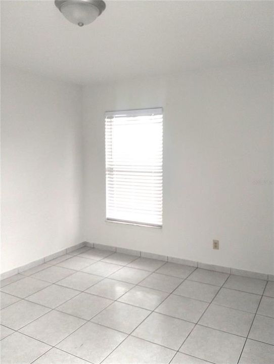 For Rent: $1,300 (2 beds, 2 baths, 860 Square Feet)
