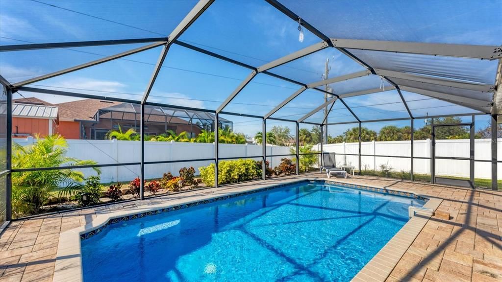 En Venta: $465,000 (4 camas, 3 baños, 2301 Pies cuadrados)