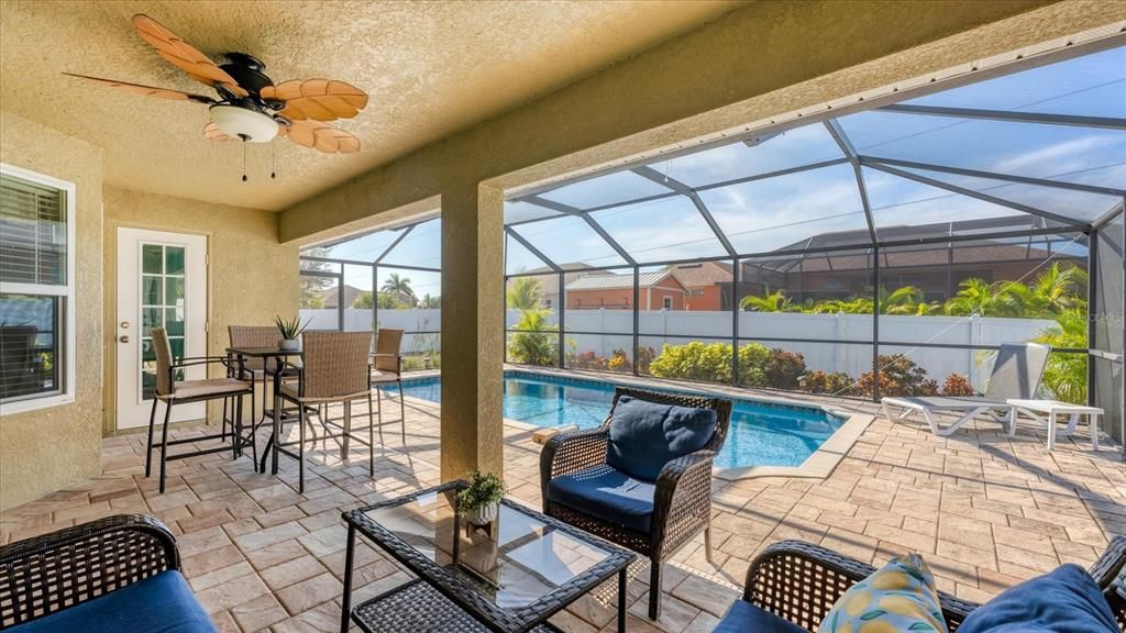 En Venta: $465,000 (4 camas, 3 baños, 2301 Pies cuadrados)