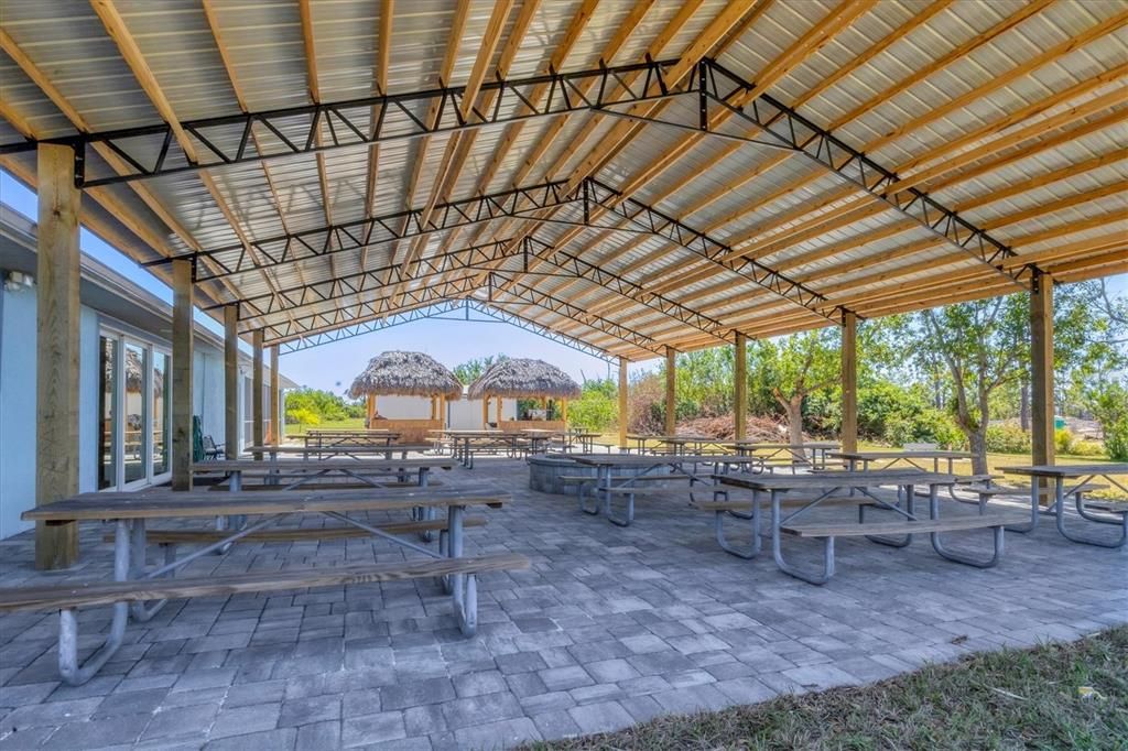 En Venta: $465,000 (4 camas, 3 baños, 2301 Pies cuadrados)