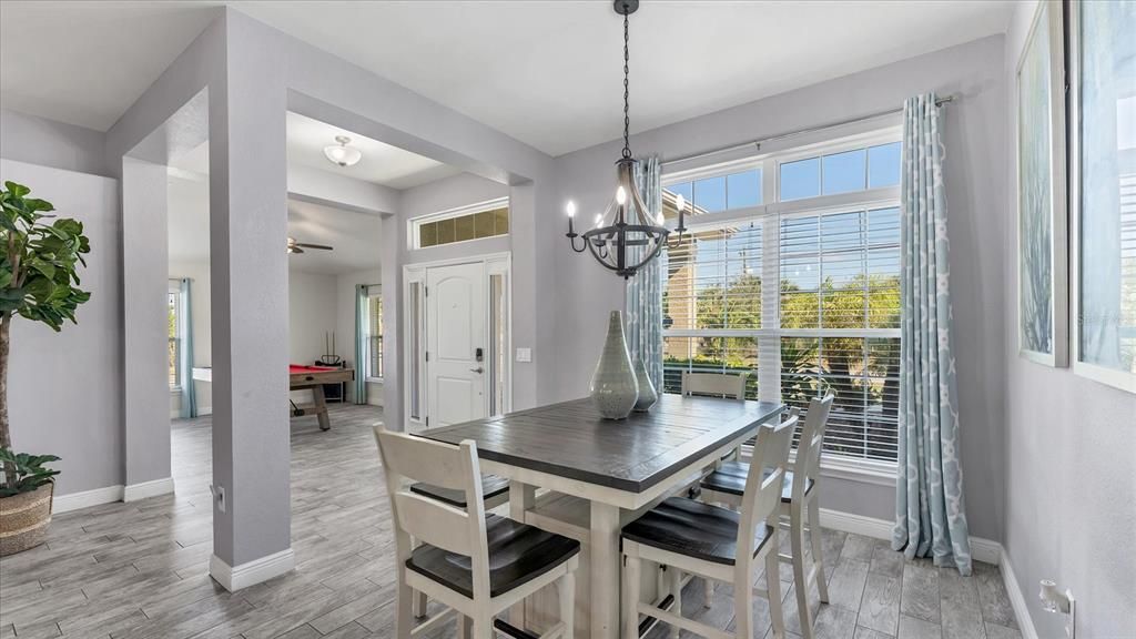 En Venta: $465,000 (4 camas, 3 baños, 2301 Pies cuadrados)