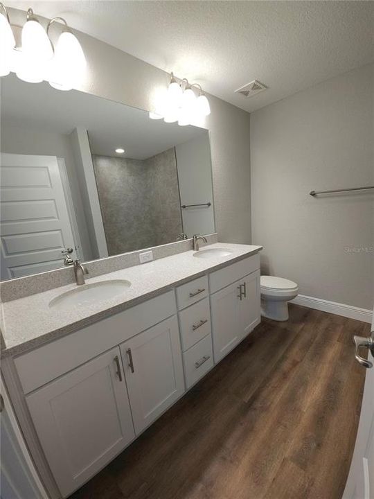 For Rent: $1,795 (3 beds, 2 baths, 1449 Square Feet)