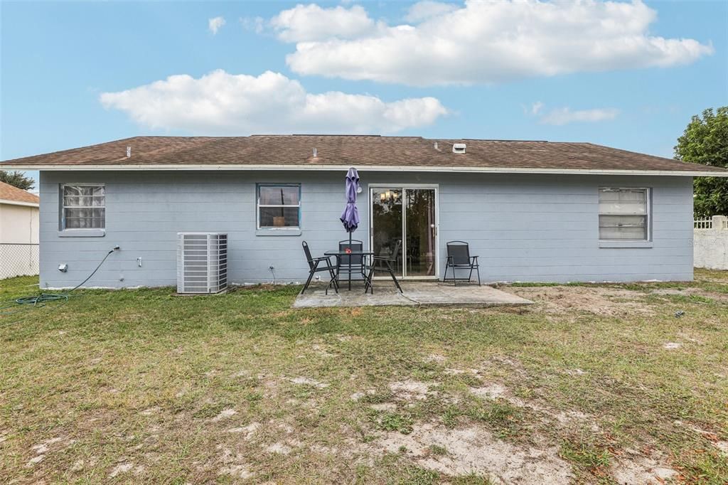 На продажу: $195,000 (2 спален, 2 ванн, 902 Квадратных фут)