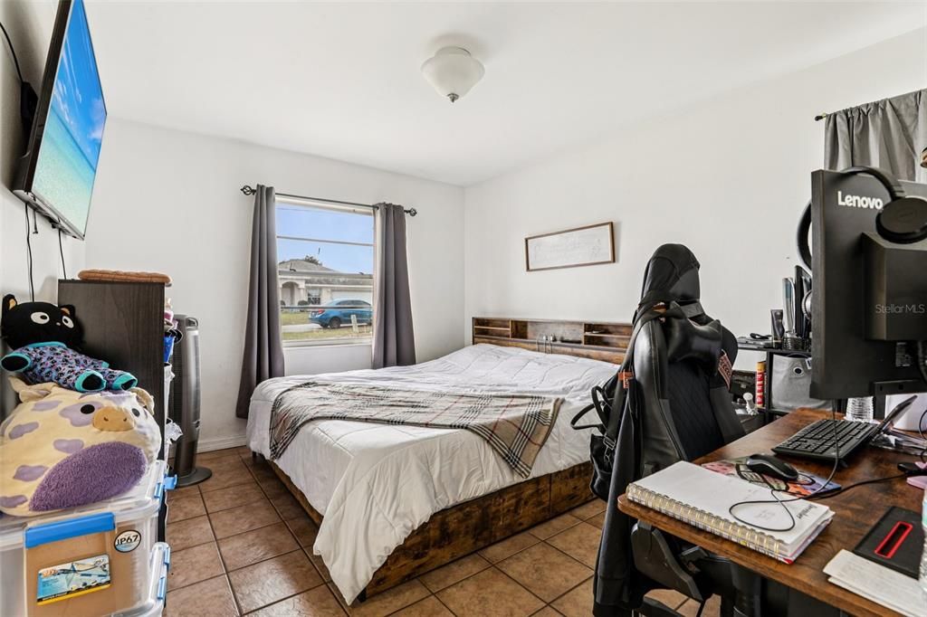 На продажу: $195,000 (2 спален, 2 ванн, 902 Квадратных фут)