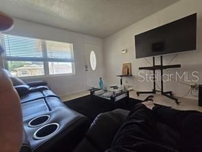 В аренду: $2,300 (3 спален, 2 ванн, 1353 Квадратных фут)