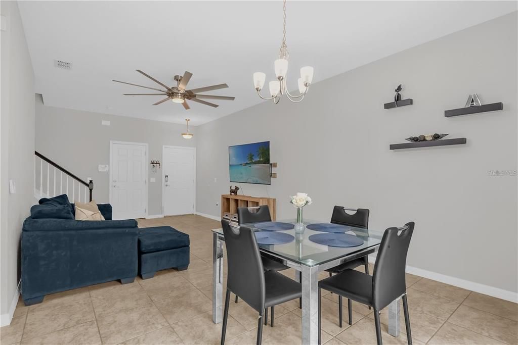 For Rent: $1,900 (3 beds, 2 baths, 1550 Square Feet)