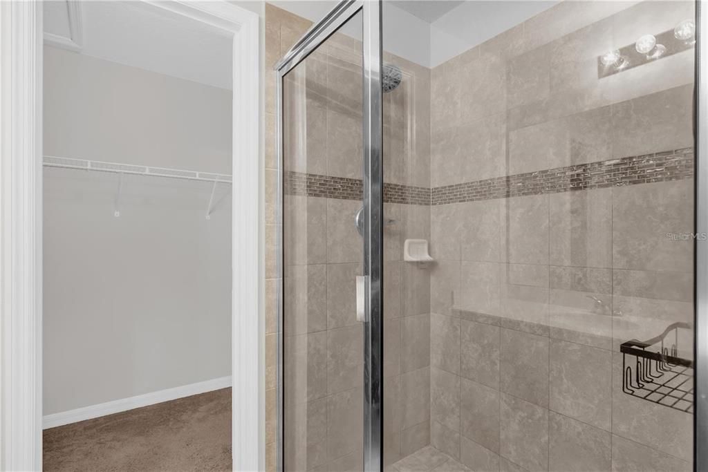 For Rent: $1,900 (3 beds, 2 baths, 1550 Square Feet)