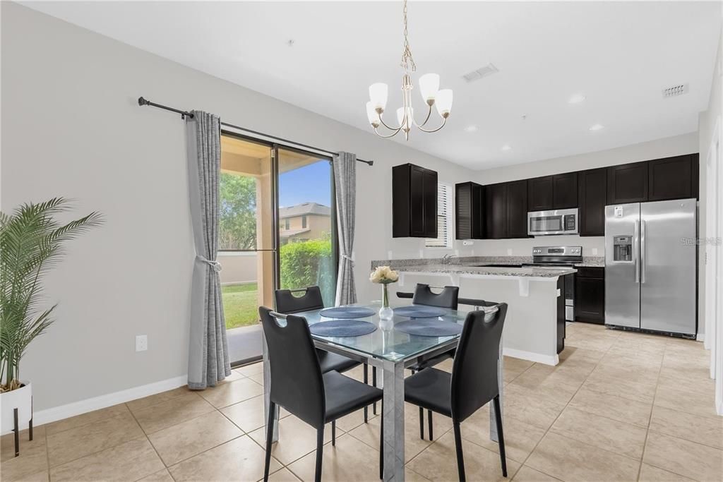 For Rent: $1,900 (3 beds, 2 baths, 1550 Square Feet)