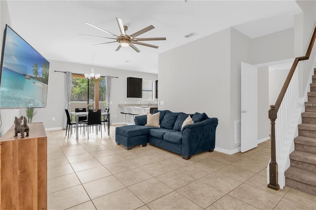 For Rent: $1,900 (3 beds, 2 baths, 1550 Square Feet)