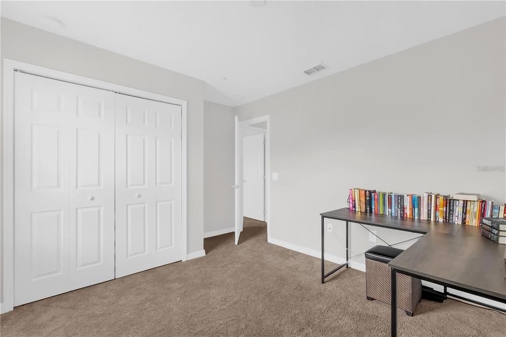 For Rent: $1,900 (3 beds, 2 baths, 1550 Square Feet)