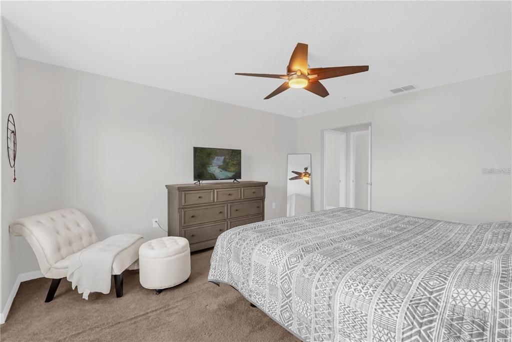 For Rent: $1,900 (3 beds, 2 baths, 1550 Square Feet)