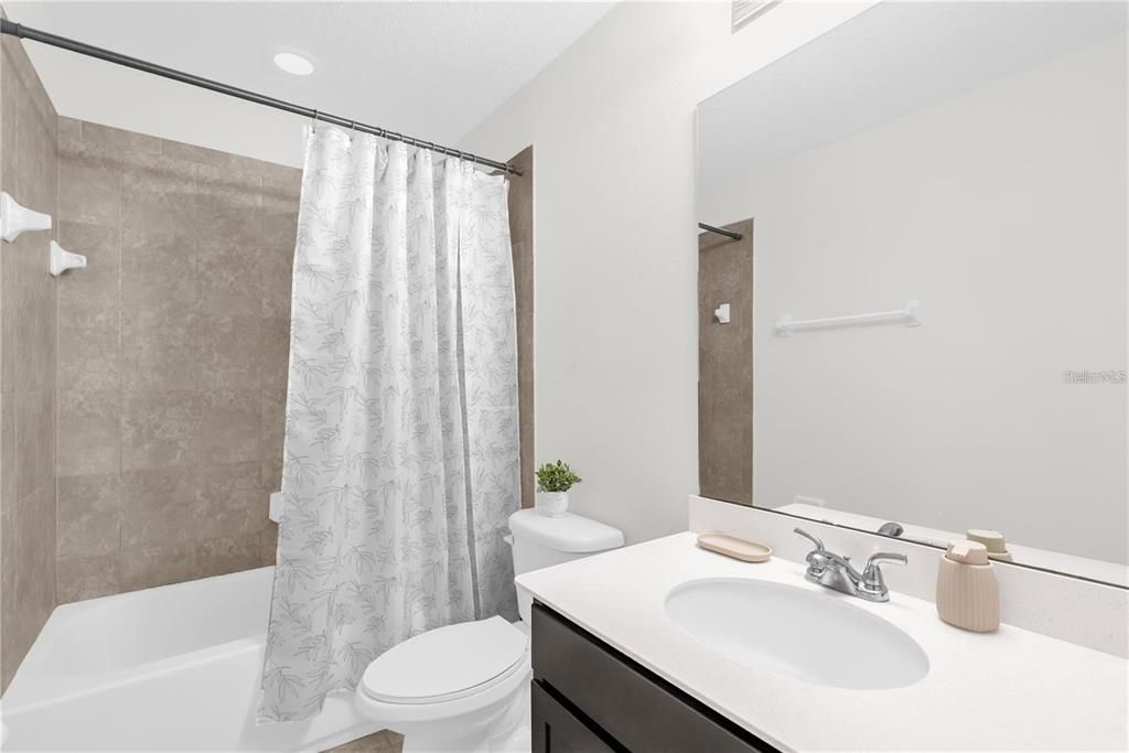 For Rent: $1,900 (3 beds, 2 baths, 1550 Square Feet)