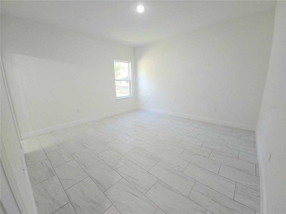 В аренду: $1,795 (4 спален, 2 ванн, 1580 Квадратных фут)