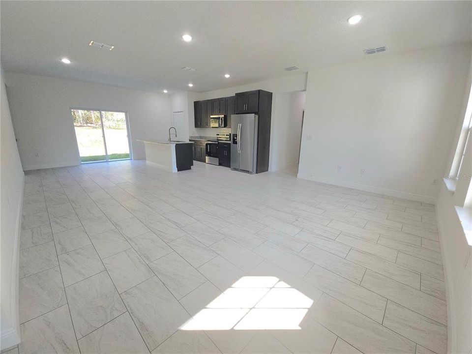 В аренду: $1,795 (4 спален, 2 ванн, 1580 Квадратных фут)