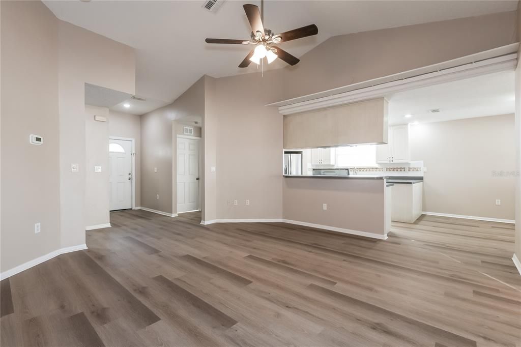 En Venta: $299,000 (3 camas, 2 baños, 1726 Pies cuadrados)