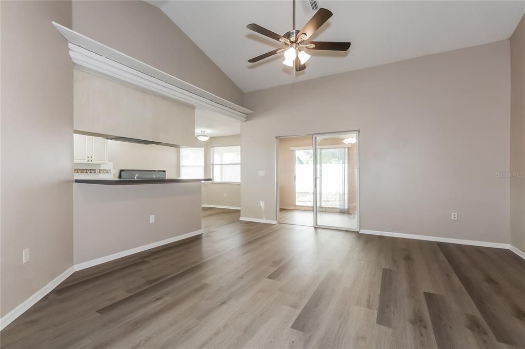 En Venta: $299,000 (3 camas, 2 baños, 1726 Pies cuadrados)