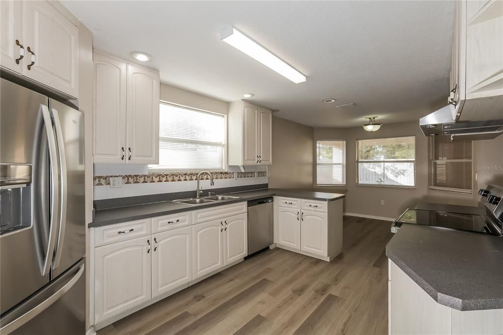 En Venta: $299,000 (3 camas, 2 baños, 1726 Pies cuadrados)