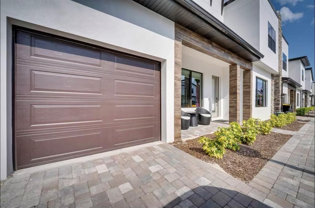 出租: $3,500 (5 贝兹, 4 浴室, 2310 平方英尺)