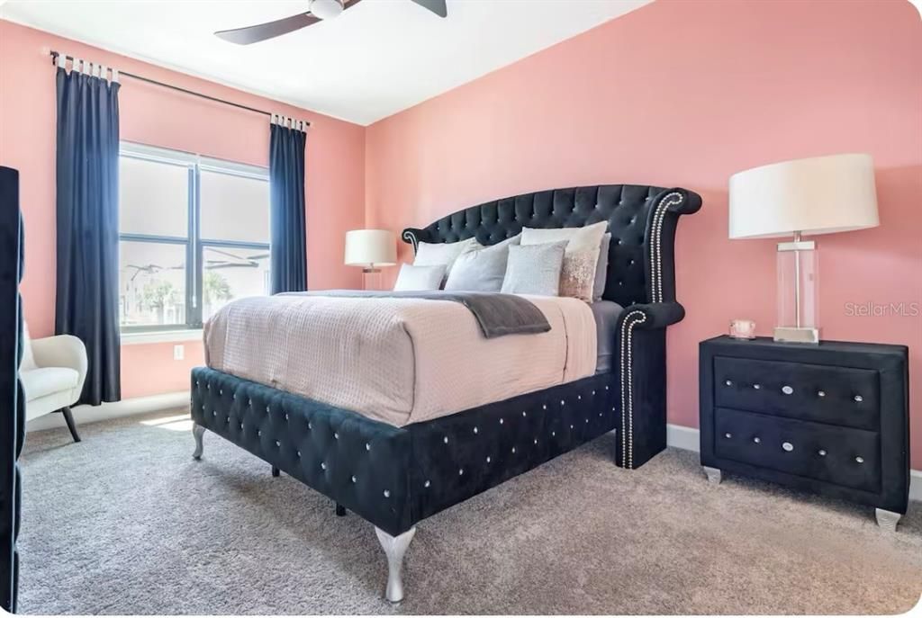 出租: $3,500 (5 贝兹, 4 浴室, 2310 平方英尺)