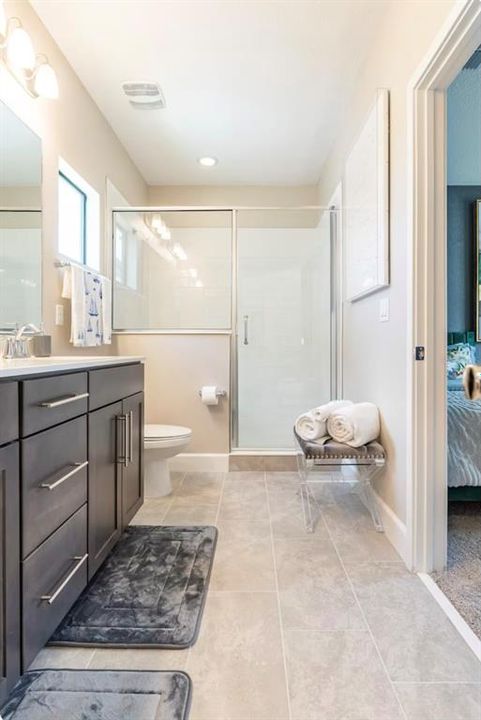 出租: $3,500 (5 贝兹, 4 浴室, 2310 平方英尺)