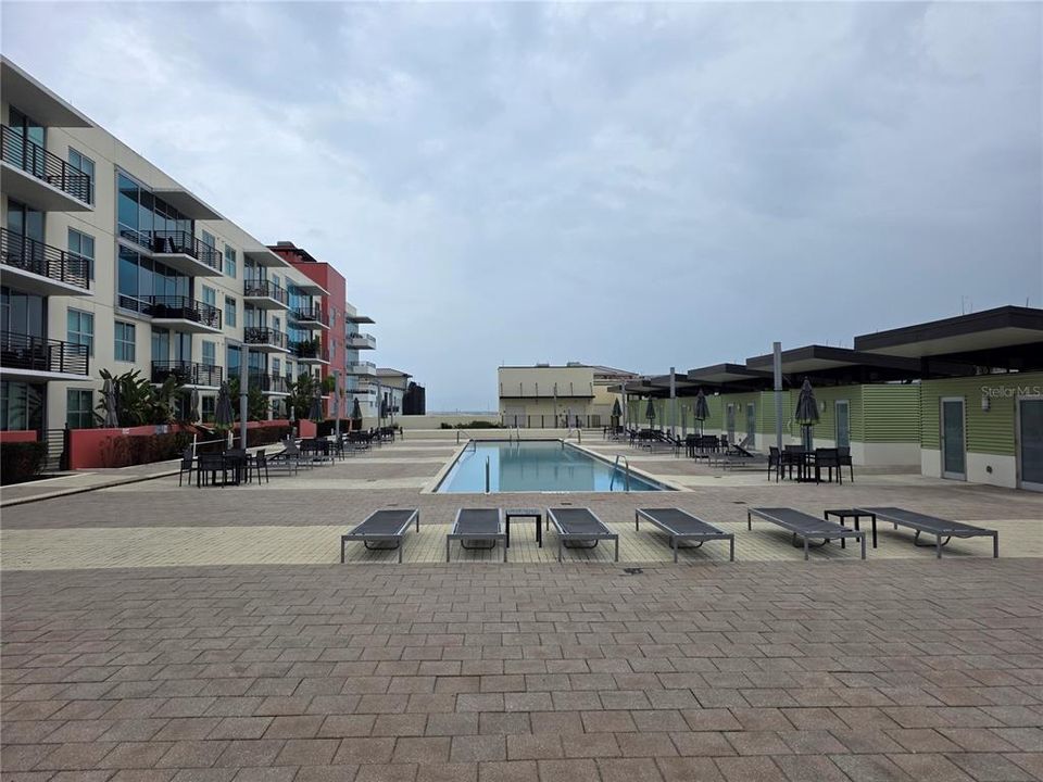 For Sale: $289,000 (1 beds, 1 baths, 615 Square Feet)