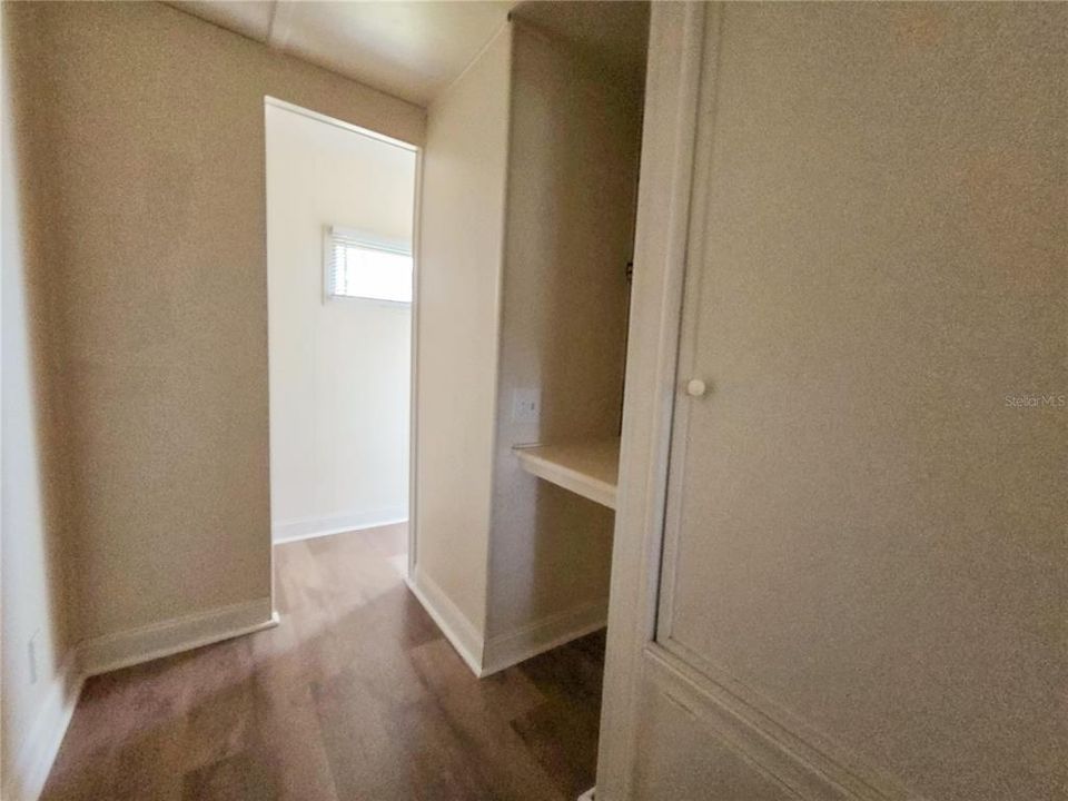 На продажу: $79,100 (2 спален, 1 ванн, 1018 Квадратных фут)