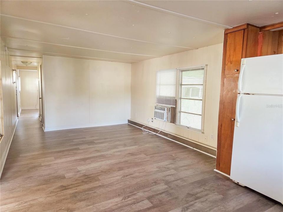 На продажу: $79,100 (2 спален, 1 ванн, 1018 Квадратных фут)