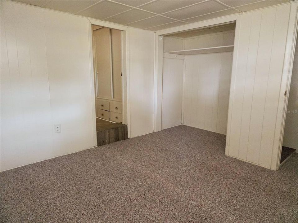 На продажу: $79,100 (2 спален, 1 ванн, 1018 Квадратных фут)