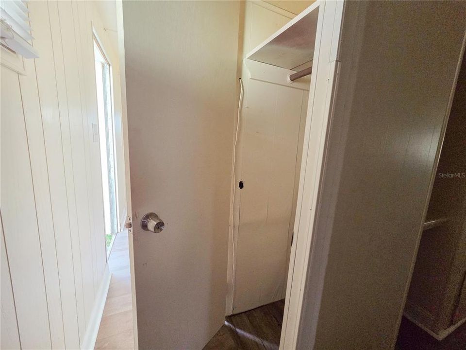 На продажу: $79,100 (2 спален, 1 ванн, 1018 Квадратных фут)