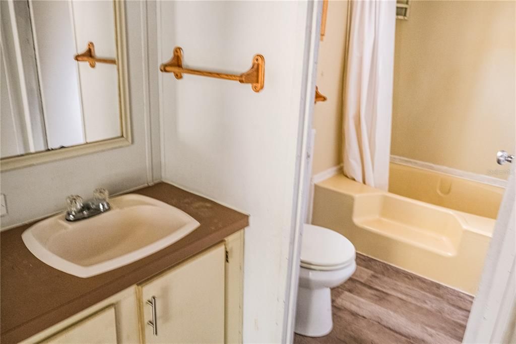 待售: $93,400 (3 贝兹, 2 浴室, 1080 平方英尺)