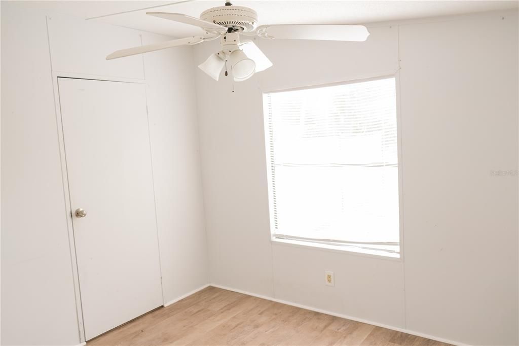 待售: $93,400 (3 贝兹, 2 浴室, 1080 平方英尺)