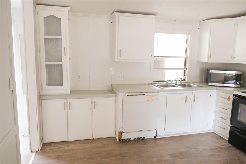 待售: $93,400 (3 贝兹, 2 浴室, 1080 平方英尺)