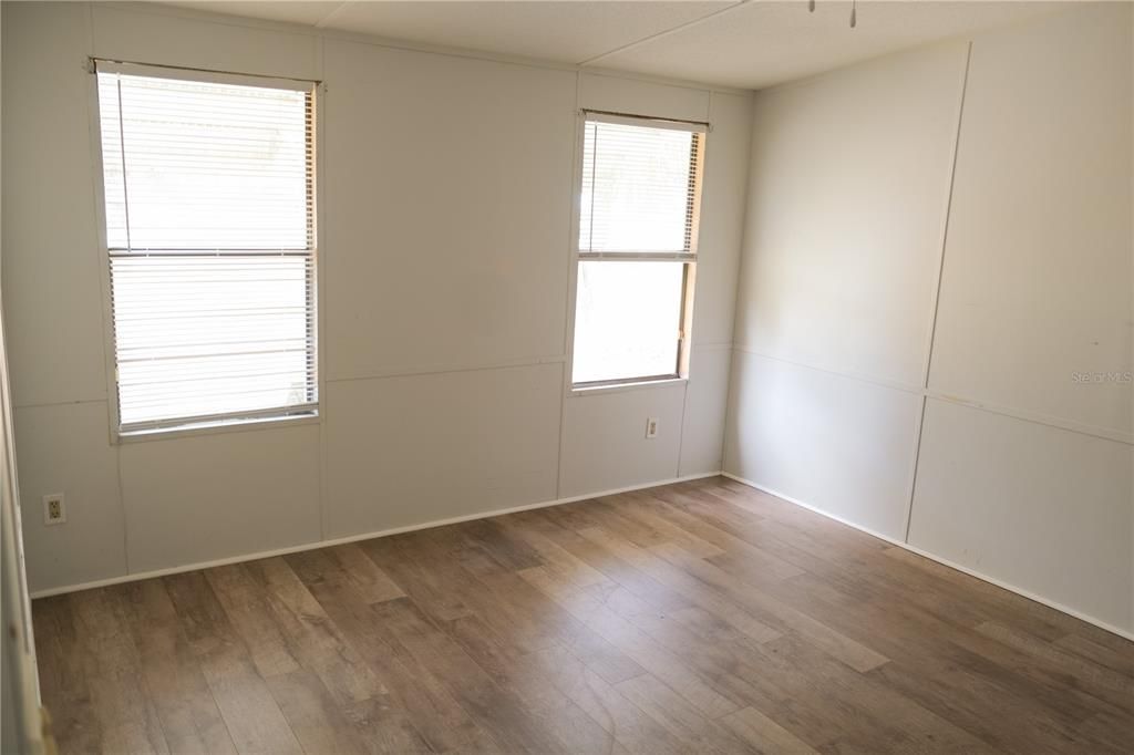 待售: $93,400 (3 贝兹, 2 浴室, 1080 平方英尺)