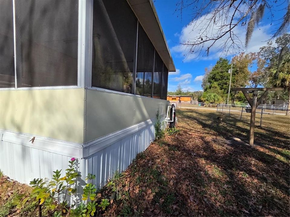 待售: $93,400 (3 贝兹, 2 浴室, 1080 平方英尺)