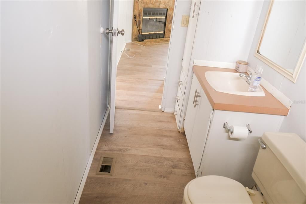 待售: $93,400 (3 贝兹, 2 浴室, 1080 平方英尺)