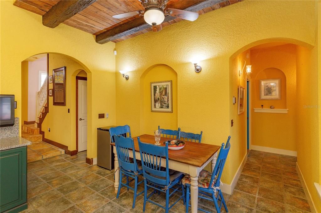 For Sale: $1,175,000 (3 beds, 3 baths, 2984 Square Feet)