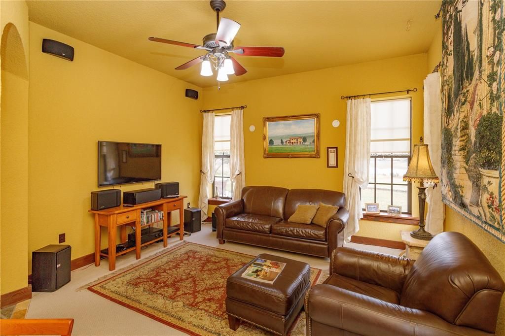 For Sale: $1,175,000 (3 beds, 3 baths, 2984 Square Feet)