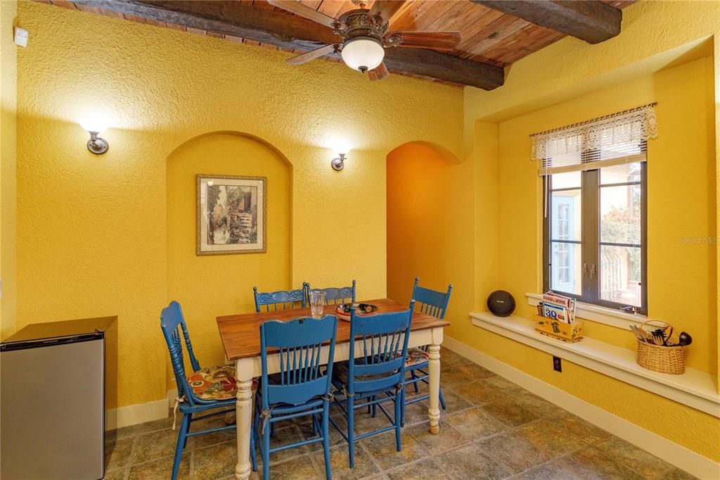 For Sale: $1,175,000 (3 beds, 3 baths, 2984 Square Feet)