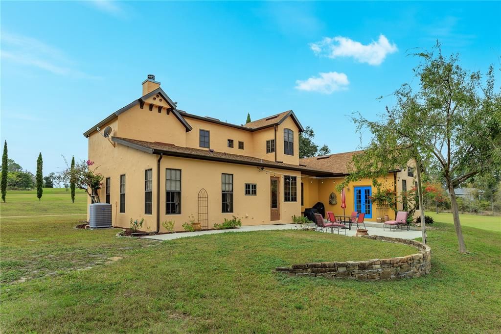 For Sale: $1,175,000 (3 beds, 3 baths, 2984 Square Feet)